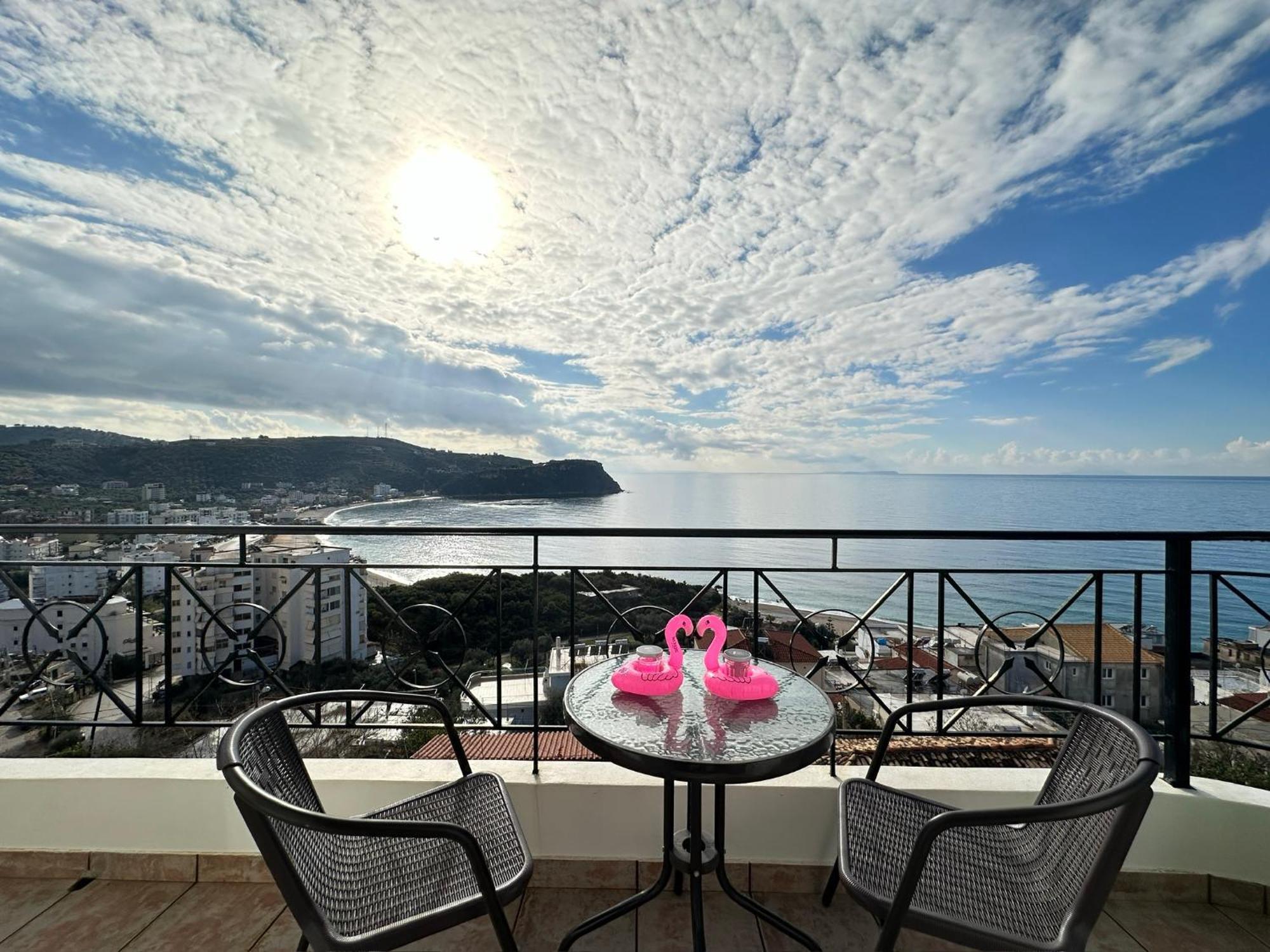Roumers Himara Buitenkant foto