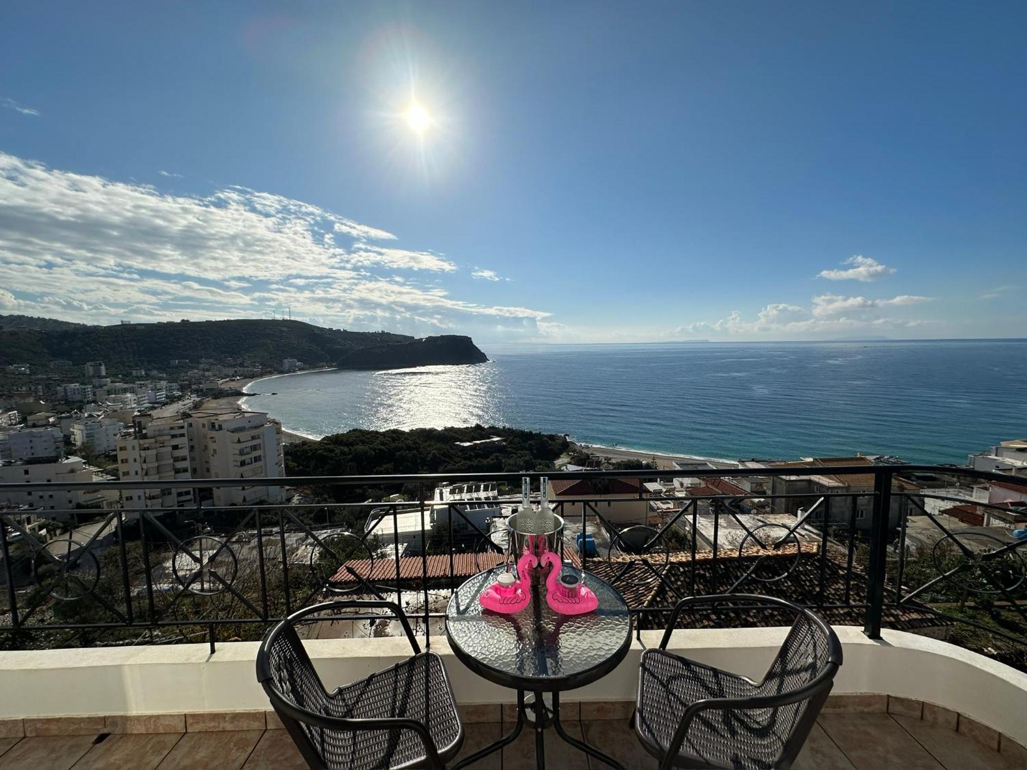 Roumers Himara Buitenkant foto