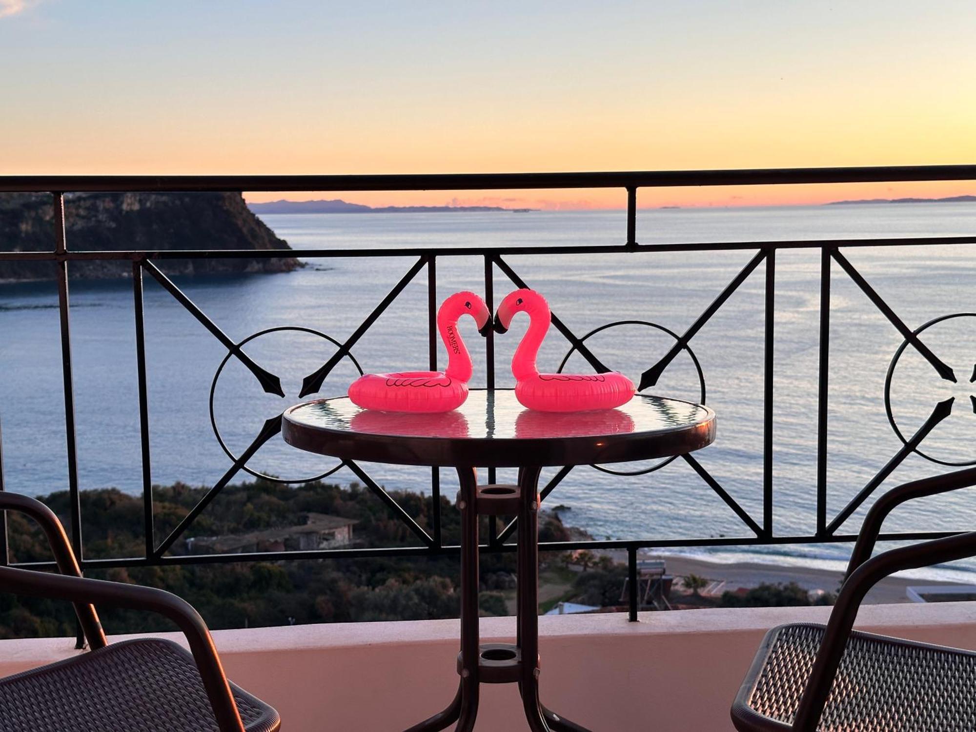 Roumers Himara Buitenkant foto