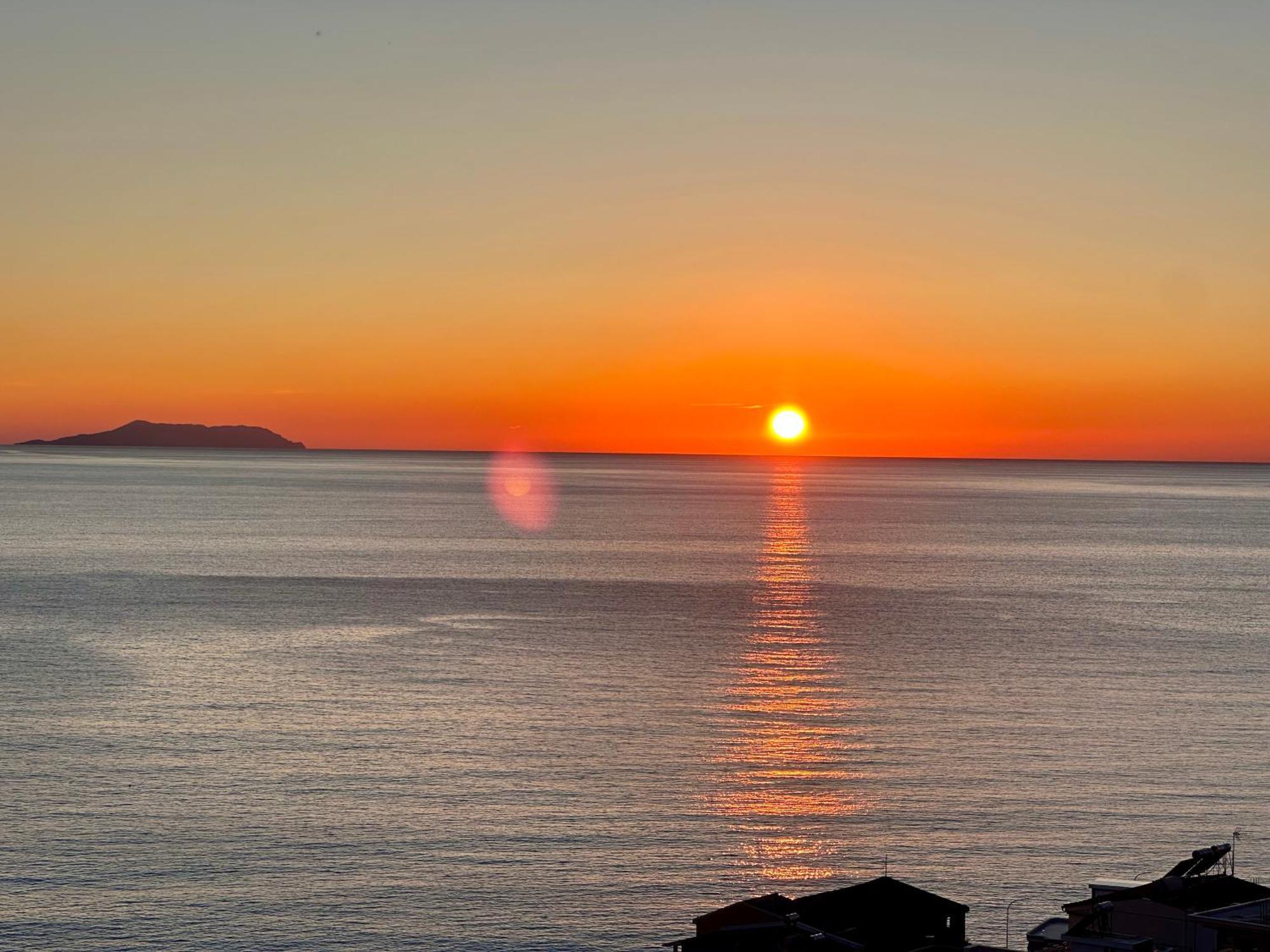 Roumers Himara Buitenkant foto